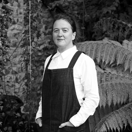 Photograph of the artist Tania Kovats